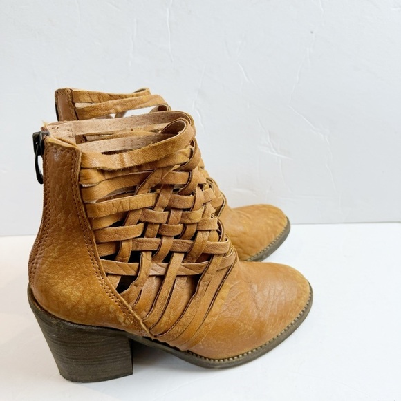 Free People Brown Suede Carrera Ankle Boots Sz 36 Y2K Momcore - Picture 4 of 13